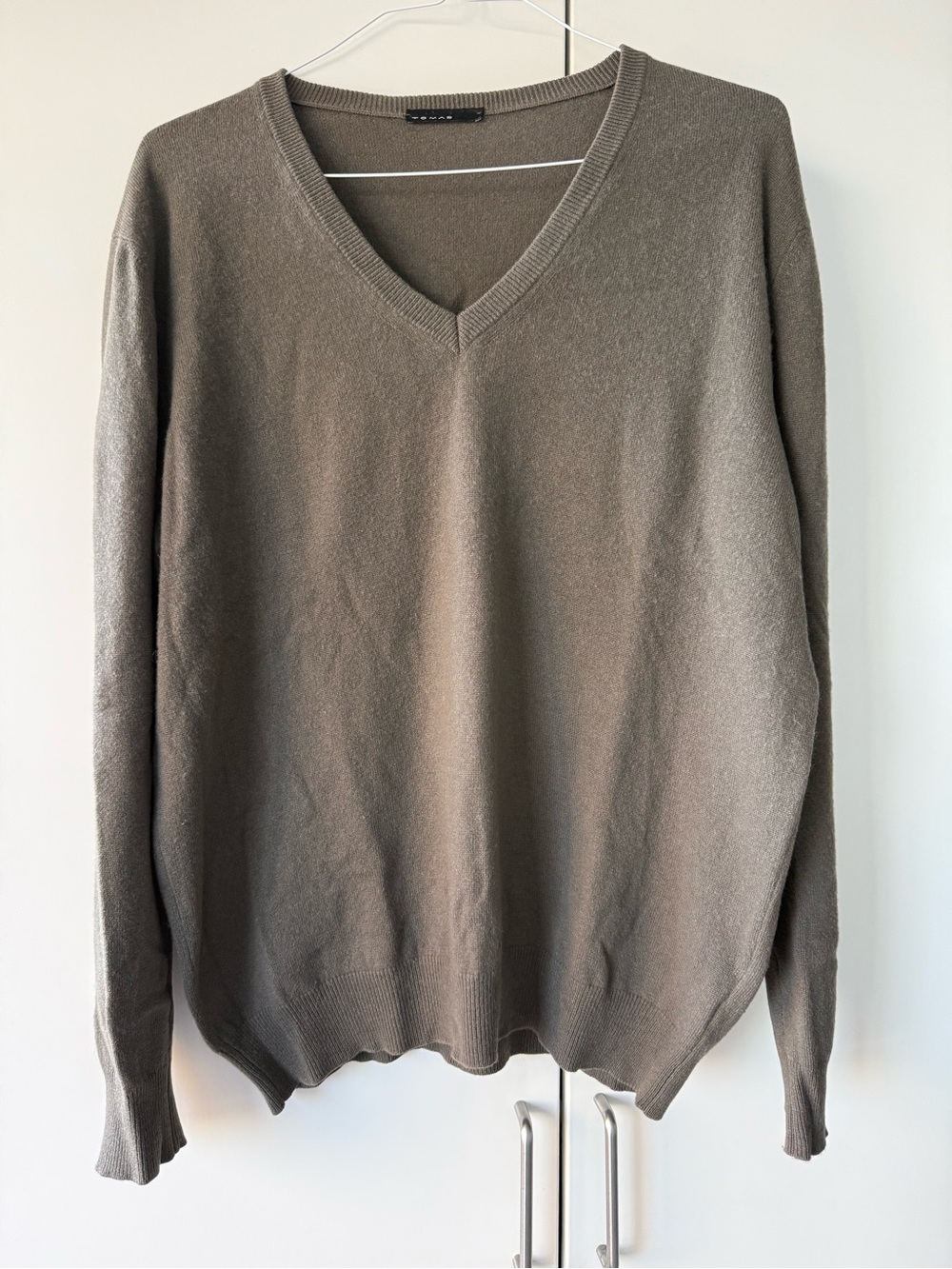 Men’s XL 100% Cashmere V-Neck Sweater Made in Italy Taupe
